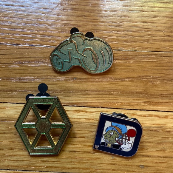 Disney Other - Disney trading pins